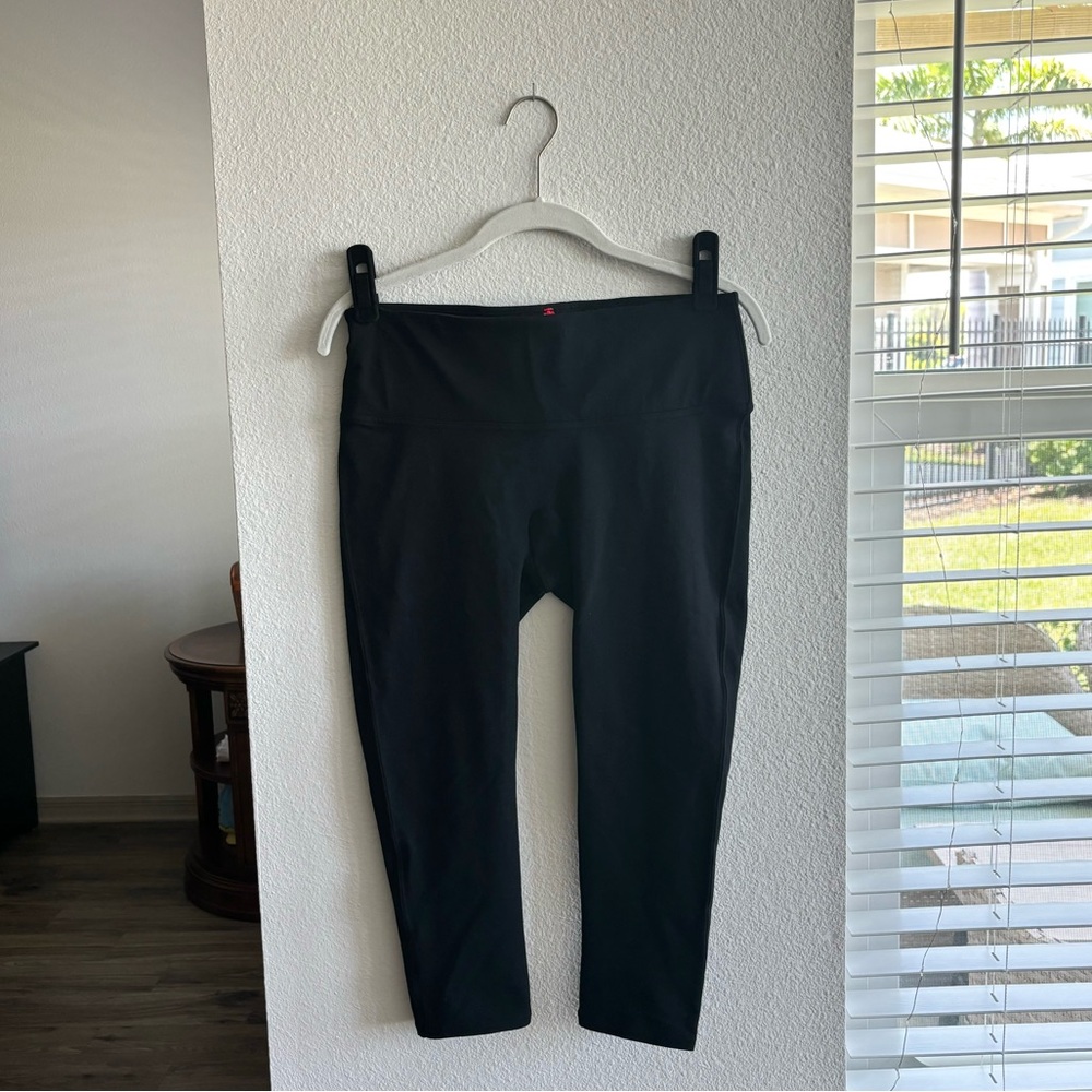 SPANX black cropped leggings Size Medium